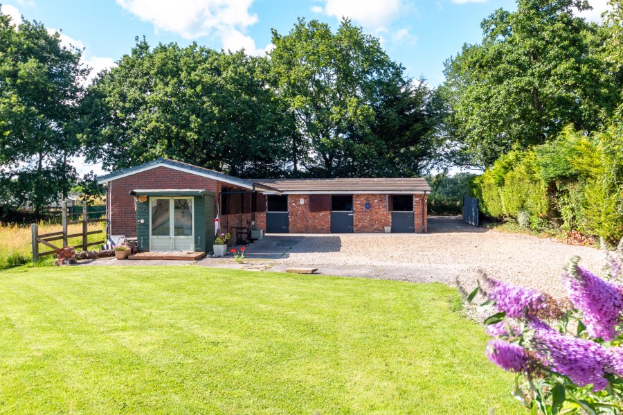 Images for Tunley Moss Stables, Tunley Moss, Wrightington. WN6 9RQ