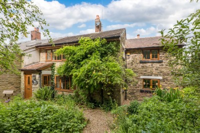 Dog In The Wall Cottage , Sennicar Lane, Haigh, WN2 1LS