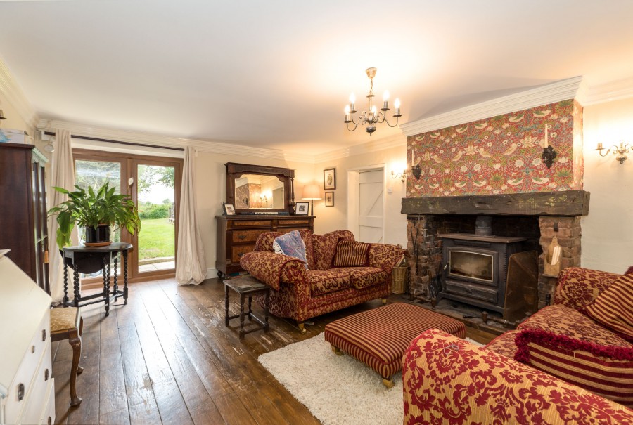 Images for Dog In The Wall Cottage , Sennicar Lane, Haigh, WN2 1LS