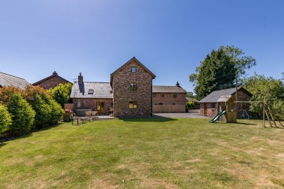 The Stables, Robin Hill Farm East, Standish, WN6 0PS