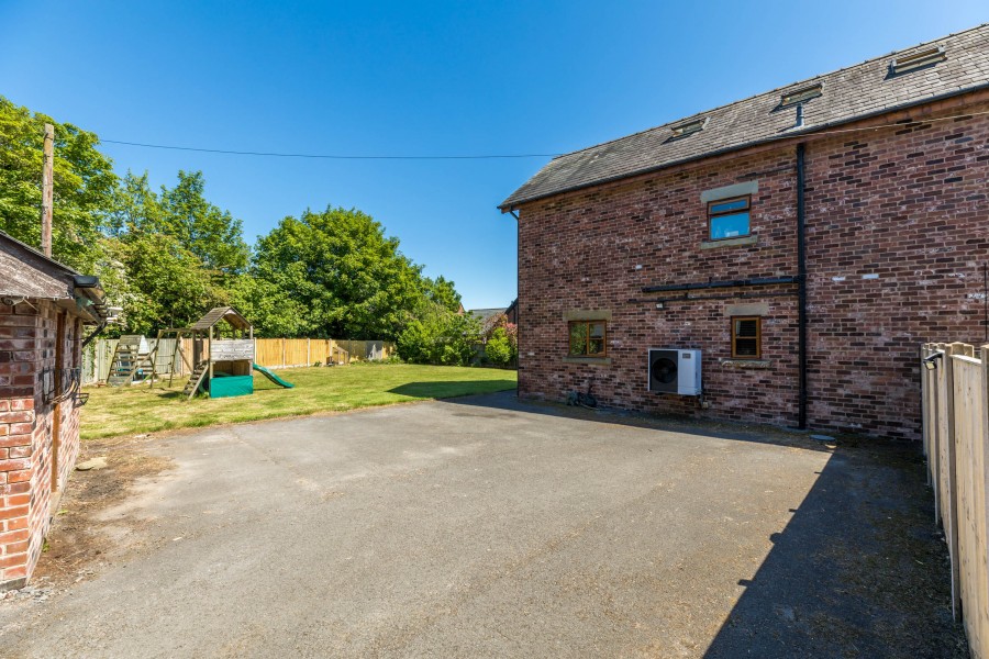 Images for The Stables, Robin Hill Farm East, Standish, WN6 0PS