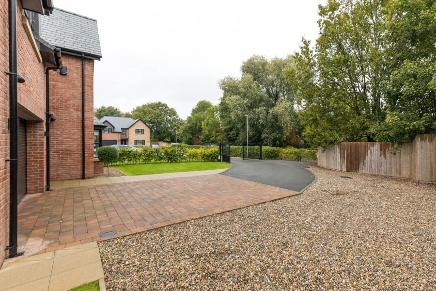 Images for Farnbridge House, Kem Mill Lane, Whittle-Le-Woods, PR6 7EA