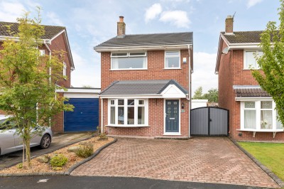 Churton Grove, Standish, WN6 0SZ
