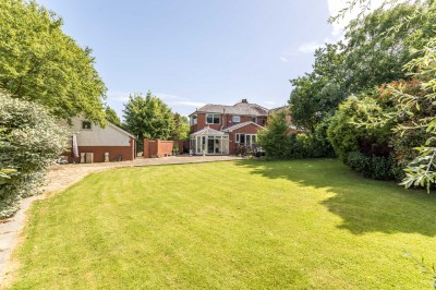 Preston Road, Charnock Richard, PR7 5LF