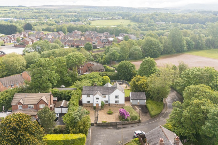 Images for Halliwells Farm, Yarrow Gate, Chorley, PR7 3AZ