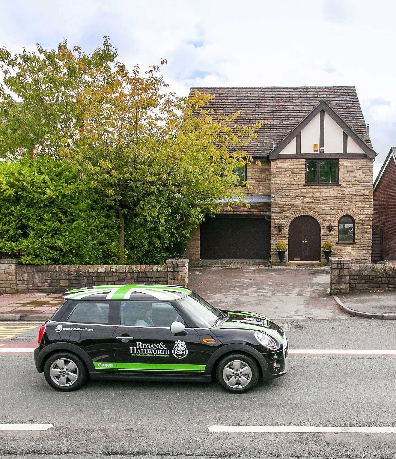 The first ever house Regan & Hallworth advertised re-sells in just one day! 